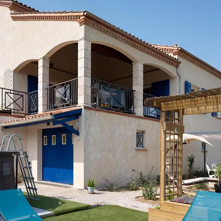 Maison Avec Vue Panoramique, Piscine Et Casa vacanze Trentels